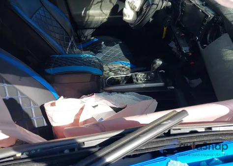 2020 Toyota Tacoma Sr5 V6 из США, поврежденный, VIN 5TFCZ5AN1LX243385